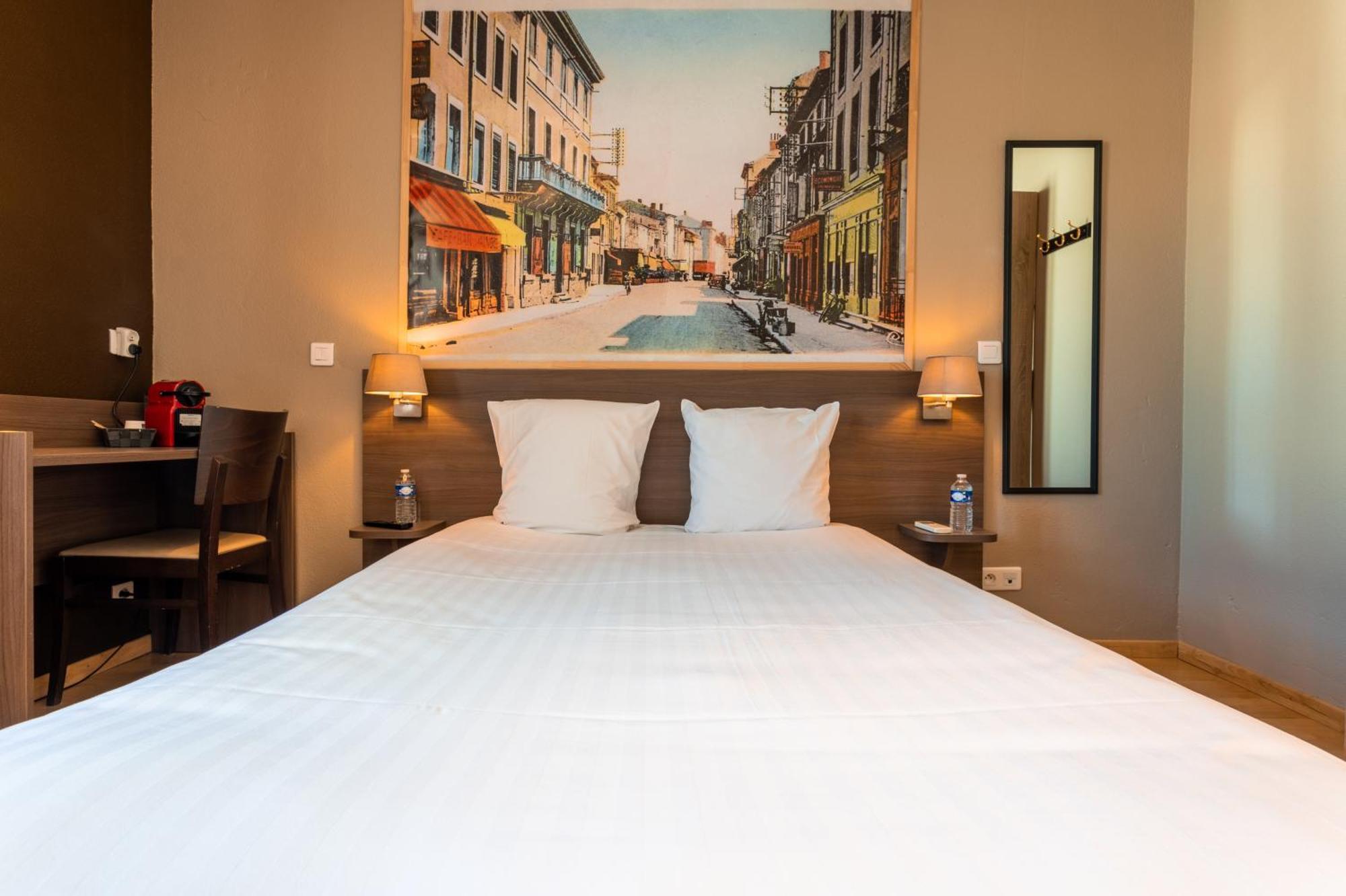 Logis Hotels Et Restaurant La Pause Rn7 La Coucourde ภายนอก รูปภาพ