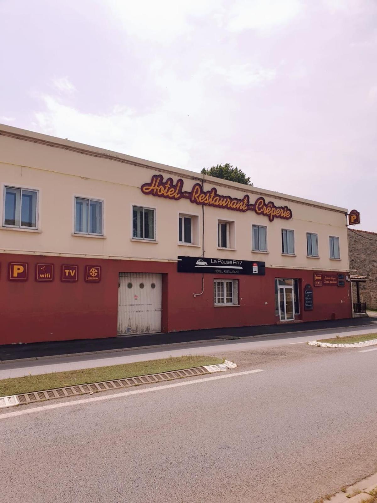 Logis Hotels Et Restaurant La Pause Rn7 La Coucourde ภายนอก รูปภาพ